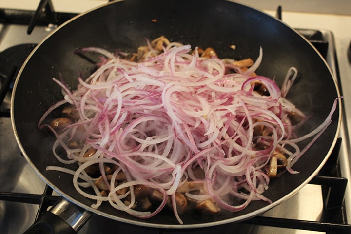Spiralized Onions, Mushrooms and Blue Cheese with Pan-Fried Steak
